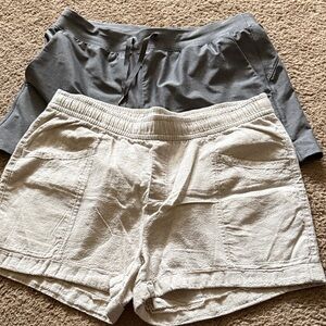 Old Navy Gray and Cream Women Shorts